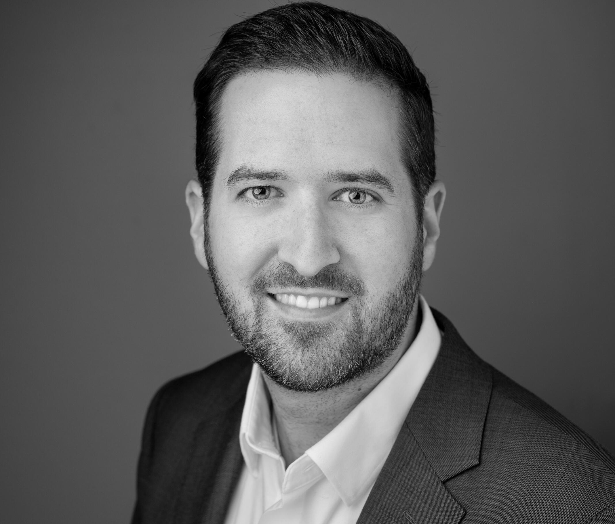 aaron buzaglo headshot